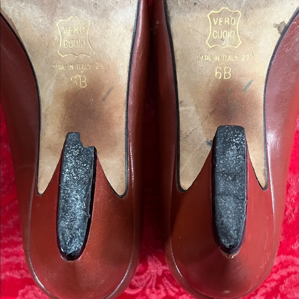 Vintage Paloma Oxblood Leather Pumps Made in Italy Women's 6B Sculptural Heel